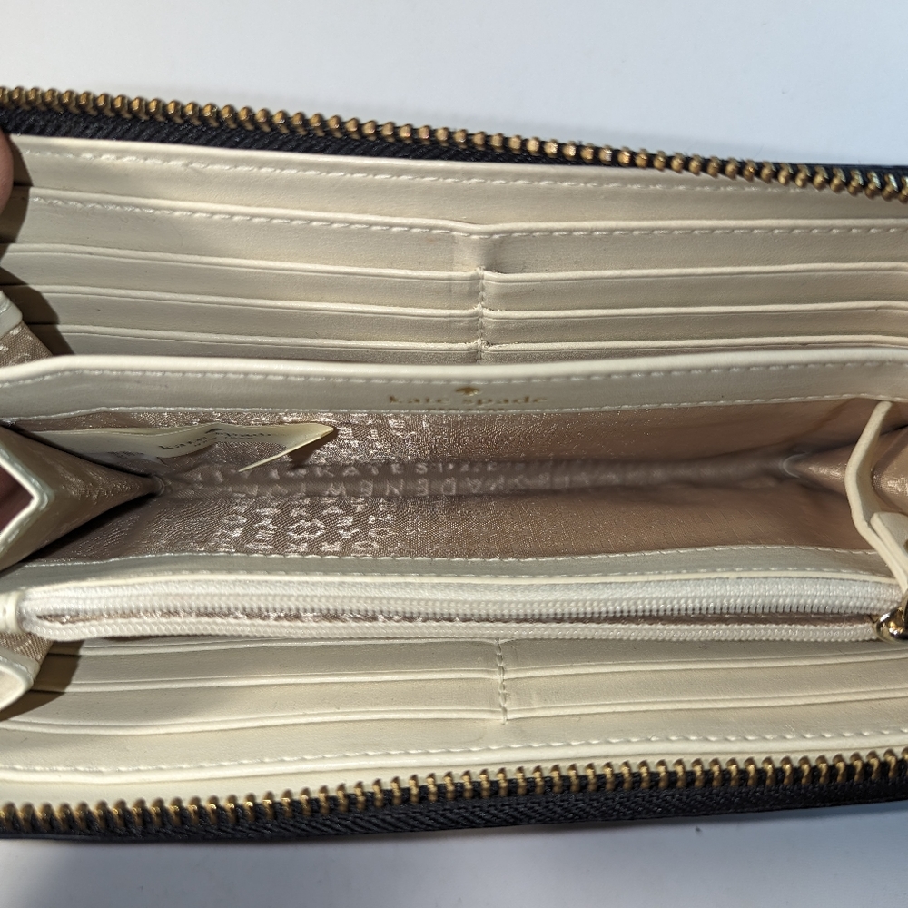 Signature Logo Jet Set Large Silver Tone Flat Multifunction Wristlet - Picture 3 of 7